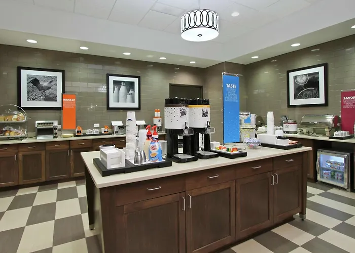 Hampton & Columbus/university Area Hotel 3*