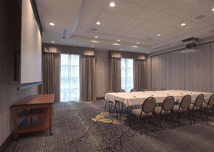 Hampton & Columbus/university Area Hotel 3*